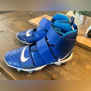 Nike football cleats EUC